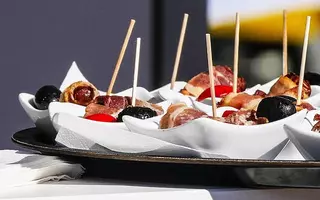 Kaltes Buffet und Vorspeisen Kaltes Buffet und Vorspeisen